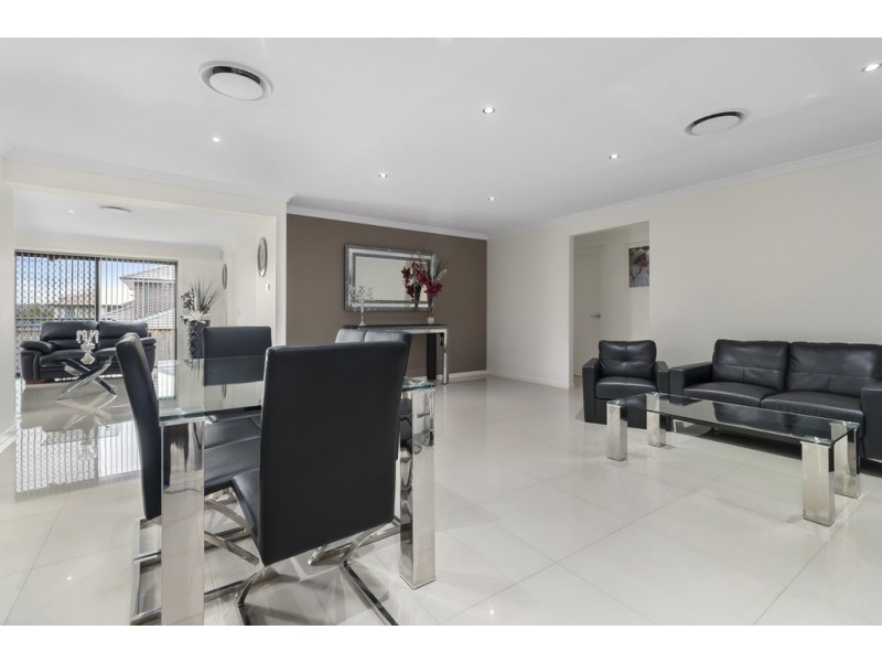 21 Stanley Avenue, Middleton Grange NSW 2171