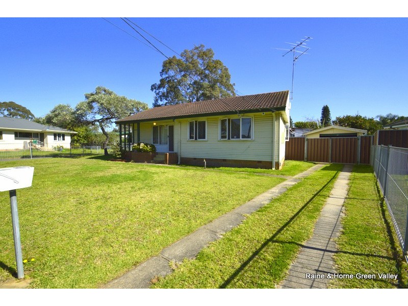 9 Permian Drive, Cartwright NSW 2168