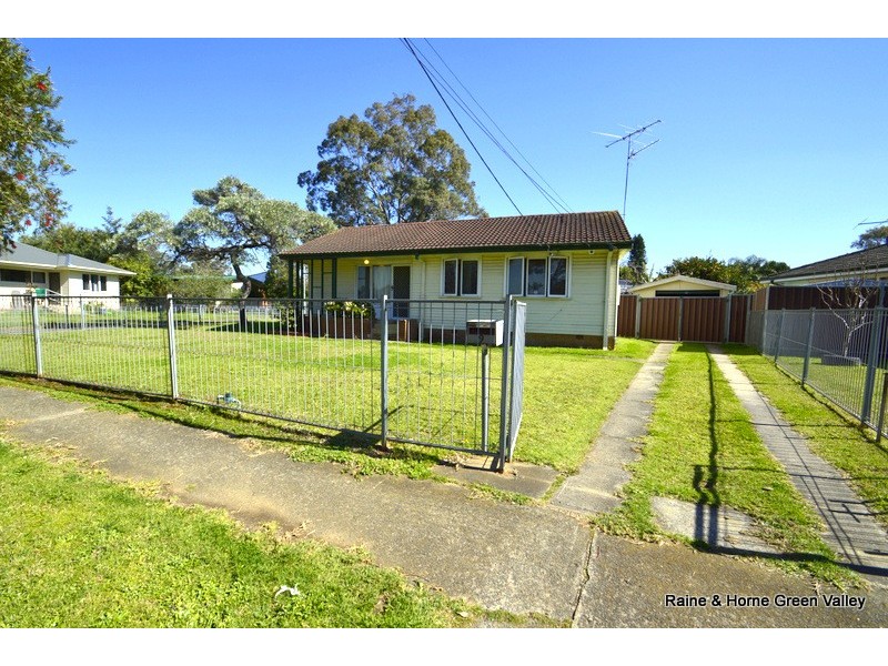 9 Permian Drive, Cartwright NSW 2168