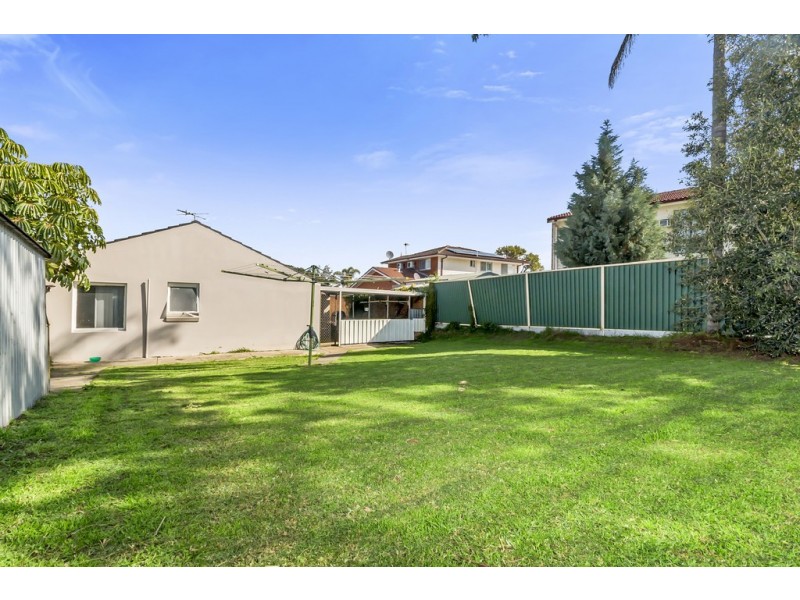 7 Baringa Close, Green Valley NSW 2168