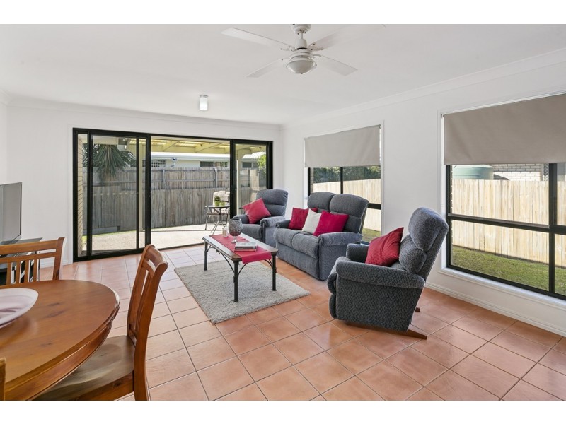 38 Pinewood Street, Wynnum West QLD 4178