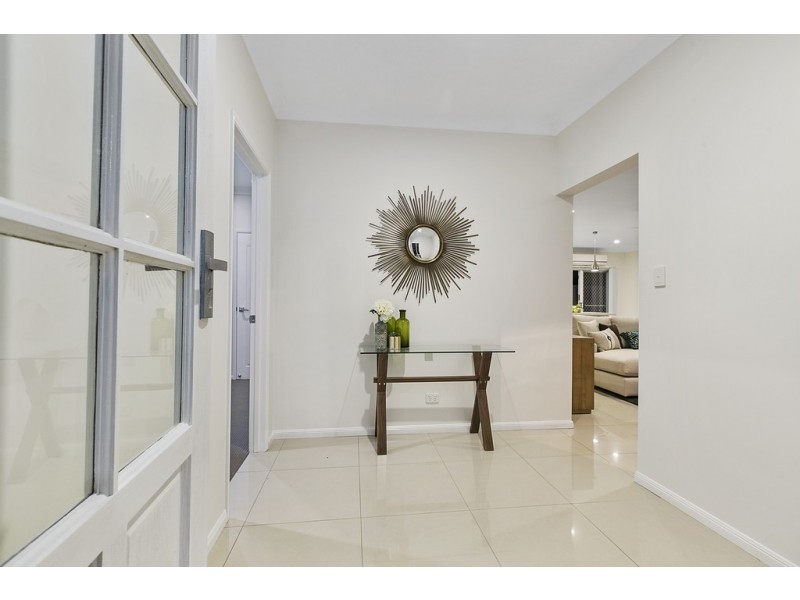 6 Arthur Street, Ormiston QLD 4160