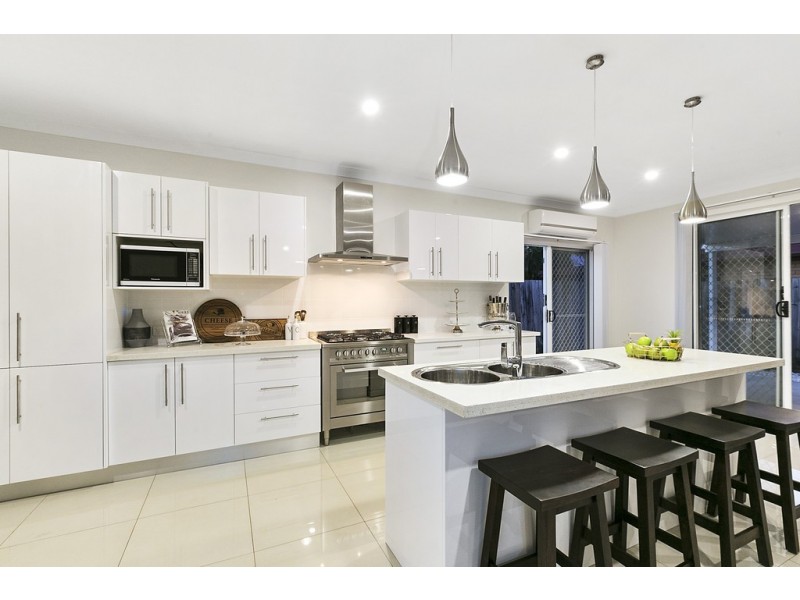 6 Arthur Street, Ormiston QLD 4160