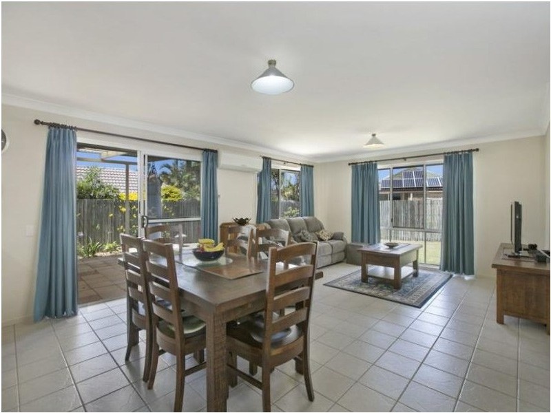 28 Chesterfield Crescent, Wellington Point QLD 4160