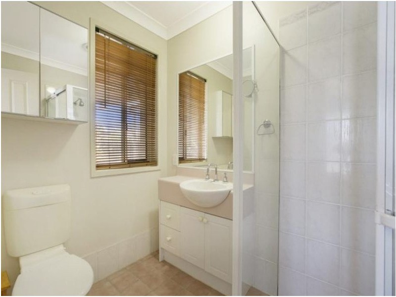 28 Chesterfield Crescent, Wellington Point QLD 4160