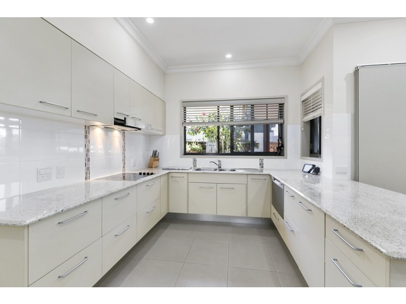 2/37 Station Street, Wellington Point QLD 4160