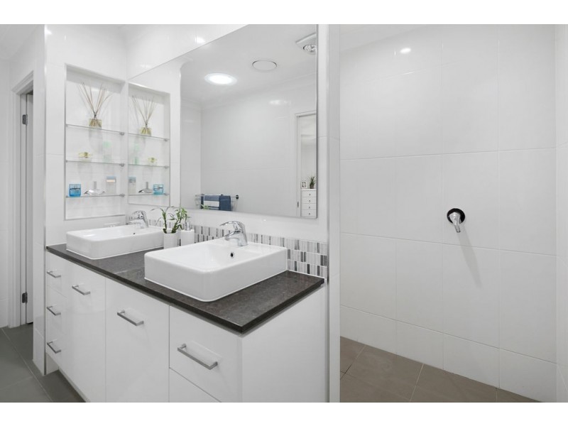 227 Main Road, Wellington Point QLD 4160