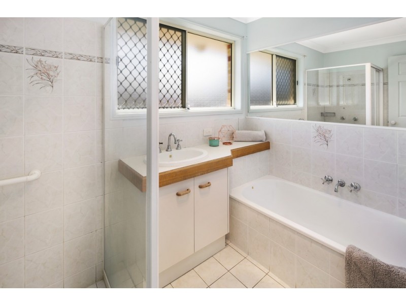 3 Pecan Court, Birkdale QLD 4159