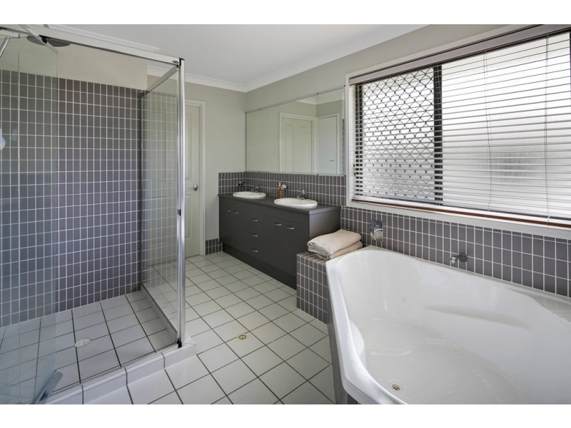 8 Thornlands Road, Thornlands QLD 4164