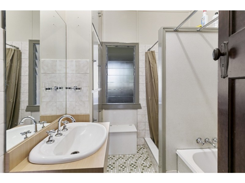 28 Wassell Street, Wynnum QLD 4178
