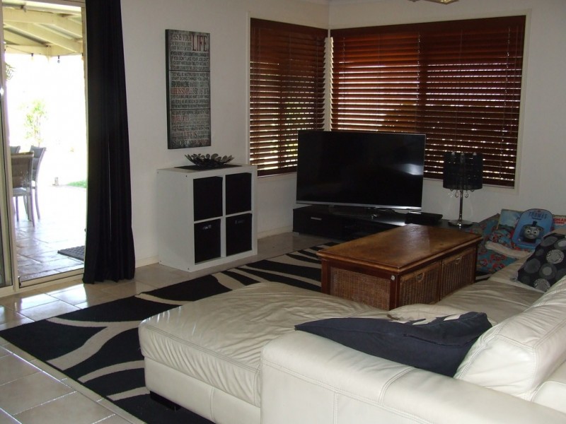 6 Redgrove Avenue, Wellington Point QLD 4160