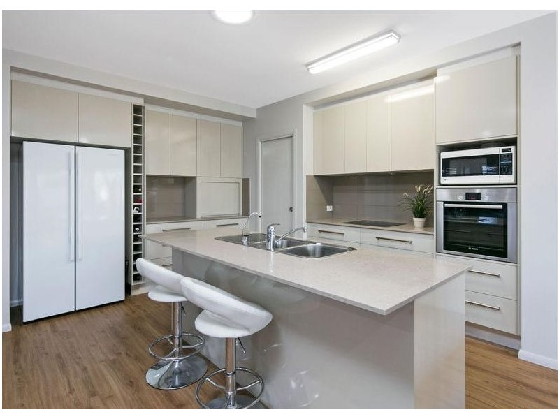 104 Spurs Drive, Wellington Point QLD 4160