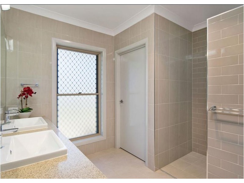 104 Spurs Drive, Wellington Point QLD 4160