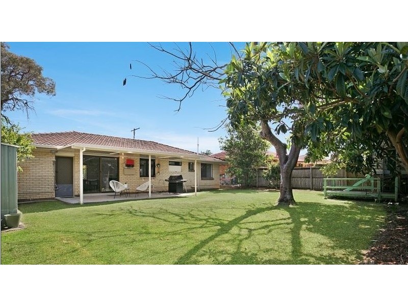 16 Gwingarra Street, Wellington Point QLD 4160