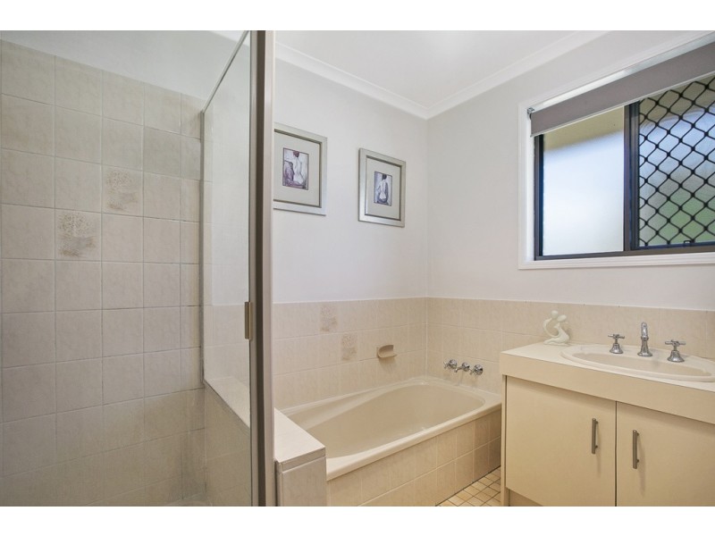 293 Whites Road, Lota QLD 4179