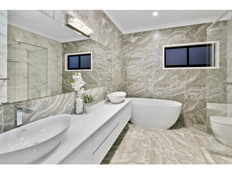 2/285 Main Road, Wellington Point QLD 4160