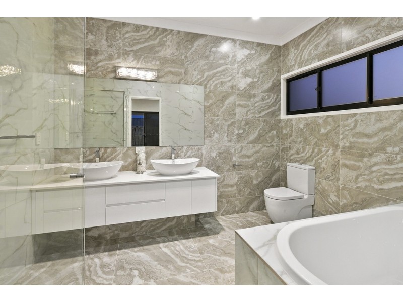 2/285 Main Road, Wellington Point QLD 4160