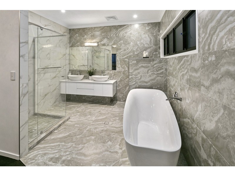 2/285 Main Road, Wellington Point QLD 4160