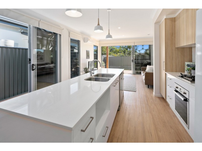 8a Angela Crescent, Cleveland QLD 4163