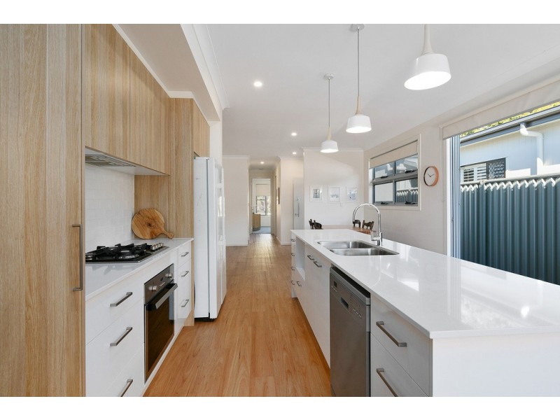 8a Angela Crescent, Cleveland QLD 4163