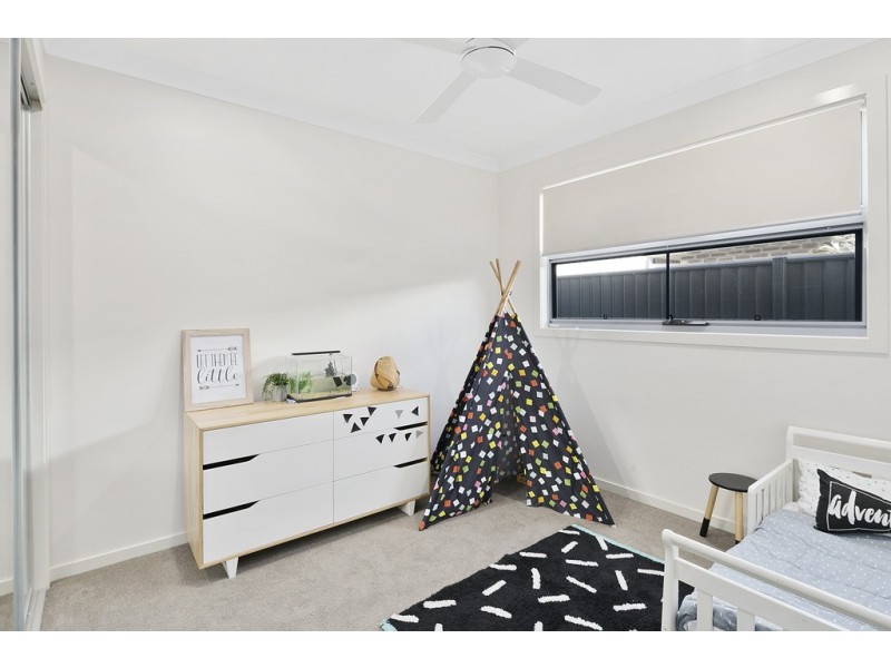 8a Angela Crescent, Cleveland QLD 4163