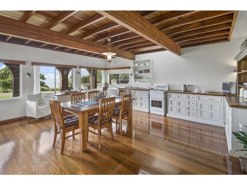85 Main Road, Wellington Point QLD 4160