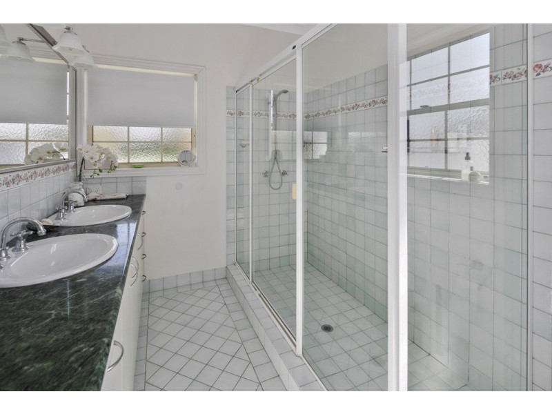 201 Main Road, Wellington Point QLD 4160