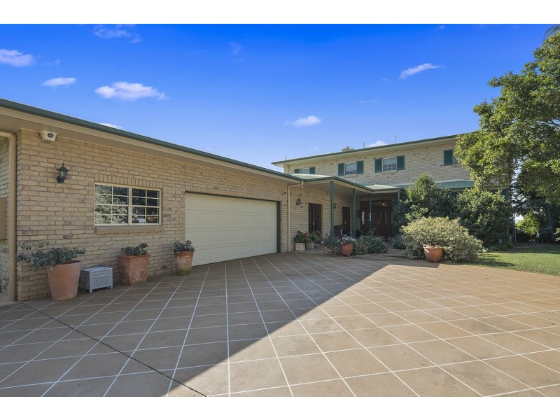 201 Main Road, Wellington Point QLD 4160