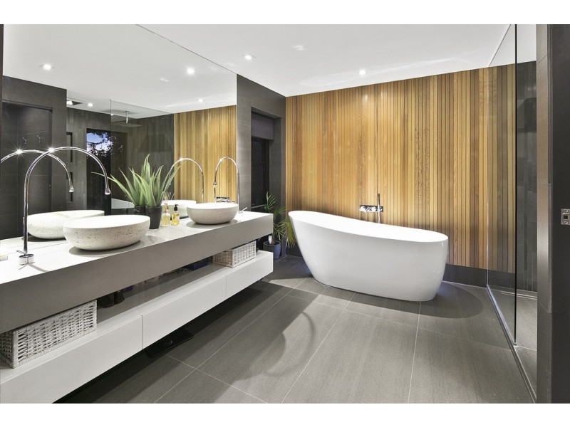 230 Main Road, Wellington Point QLD 4160