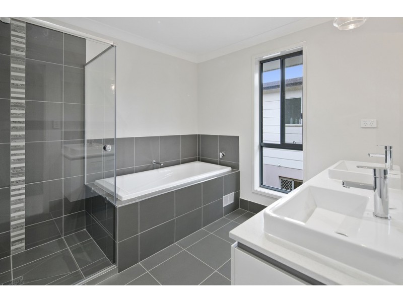 70 Buckland Street, Wellington Point QLD 4160