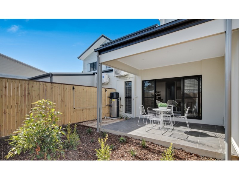 2/47-49 Surman Street, Birkdale QLD 4159