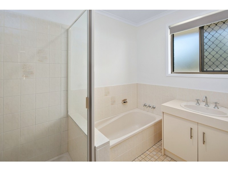 293 Whites Road, Lota QLD 4179