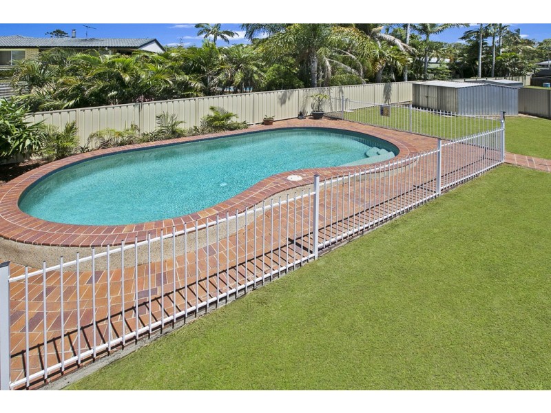 293 Whites Road, Lota QLD 4179