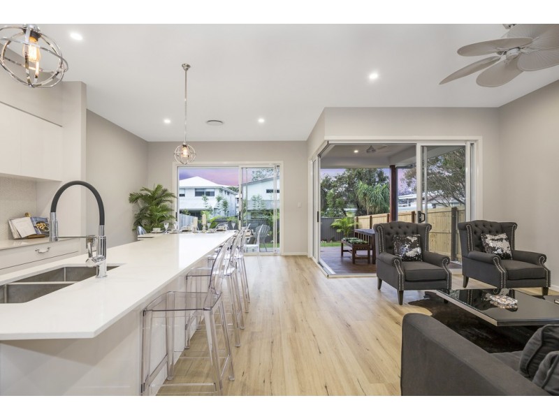 7 Shepherd Street, Wynnum QLD 4178