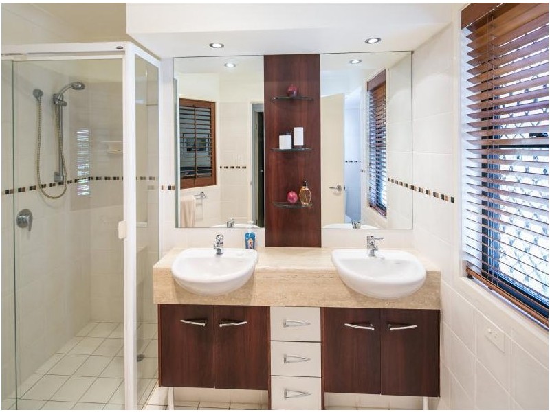 583 Main Road, Wellington Point QLD 4160