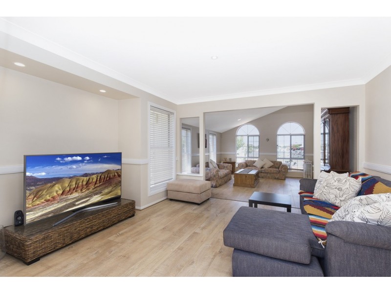 74 Mary Pleasant Drive, Birkdale QLD 4159