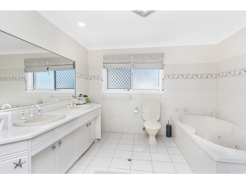 74 Mary Pleasant Drive, Birkdale QLD 4159