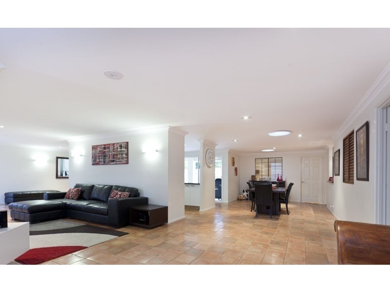 17 Zephyr Court, Birkdale QLD 4159