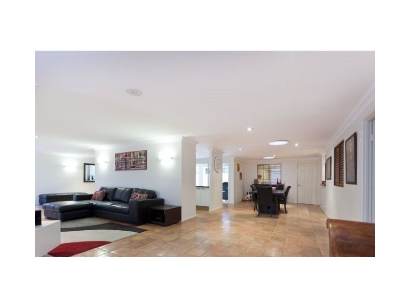 17 Zephyr Court, Birkdale QLD 4159