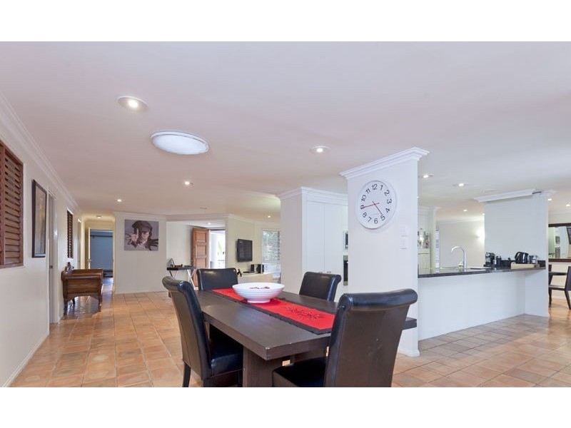 17 Zephyr Court, Birkdale QLD 4159