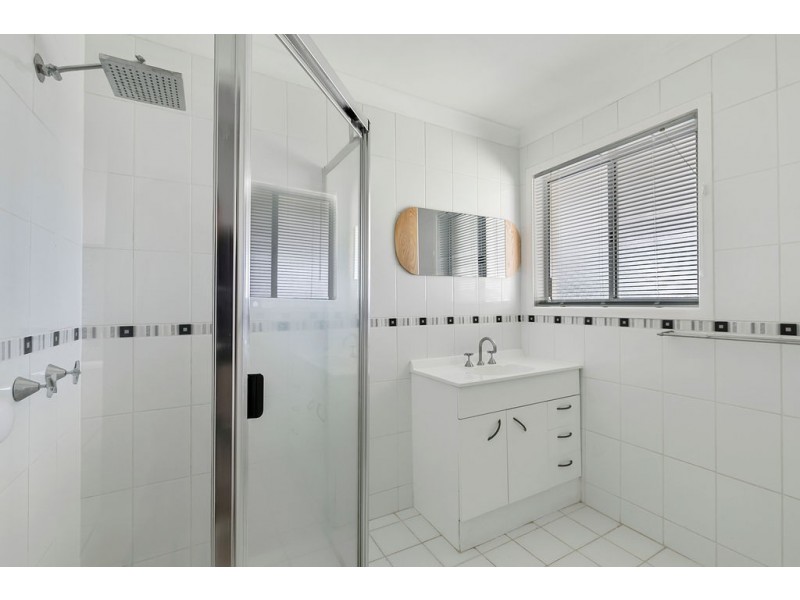 2 Sandpiper Street, Wellington Point QLD 4160