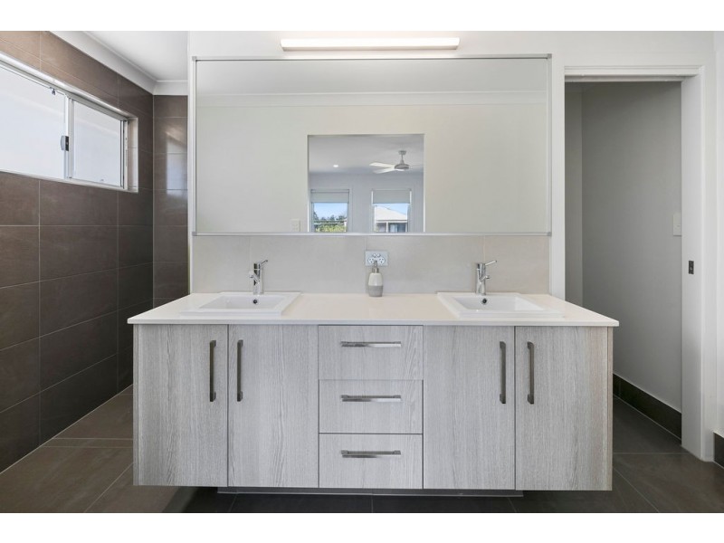 18 Matilda Street, Wellington Point QLD 4160