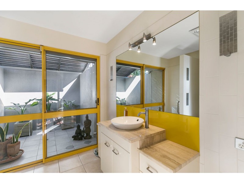 329 Main Road, Wellington Point QLD 4160