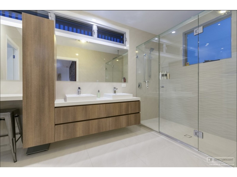 52 Main Road, Wellington Point QLD 4160