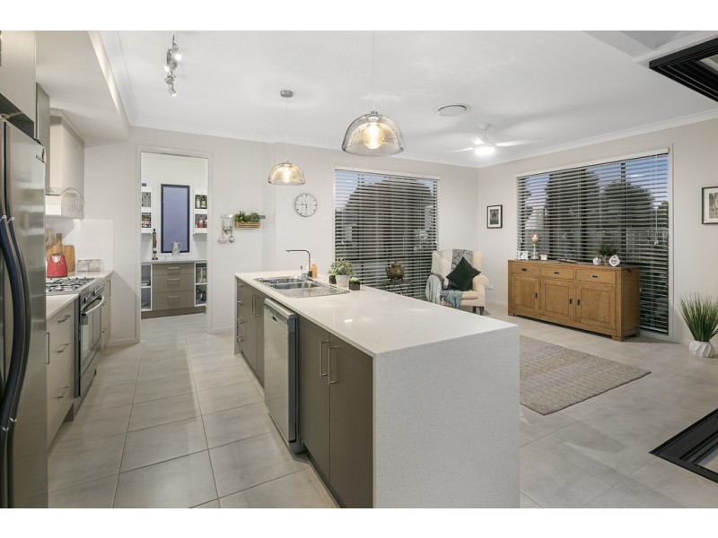 4 Cashmere Court, Wellington Point QLD 4160