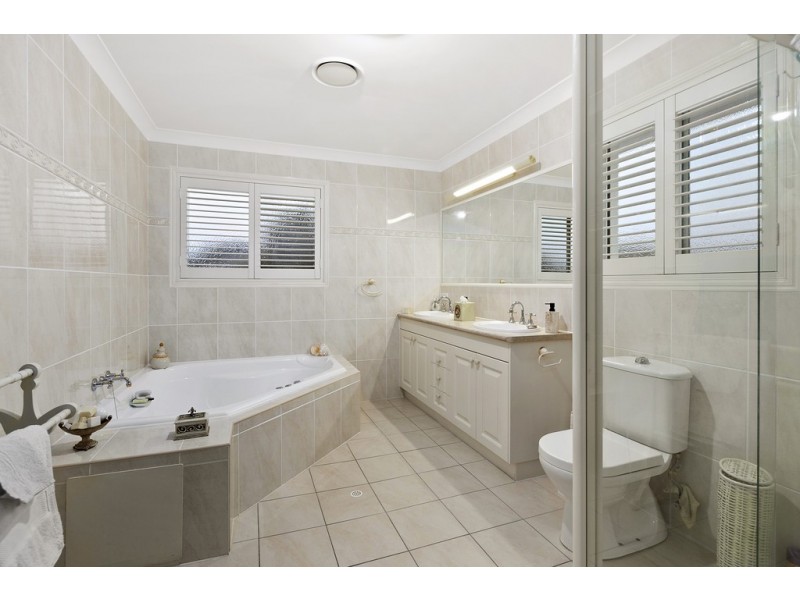 17 Helena Street, Wellington Point QLD 4160