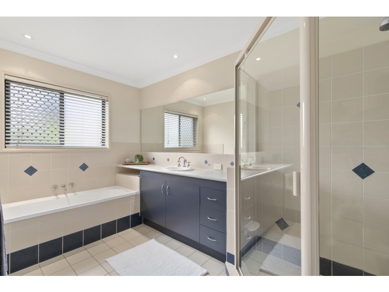 9 Allan Day Drive, Wellington Point QLD 4160