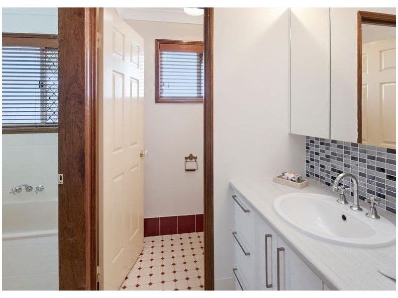 284 Main Road, Wellington Point QLD 4160