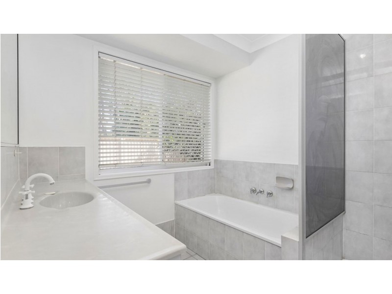 42 Skinner Avenue, Wellington Point QLD 4160