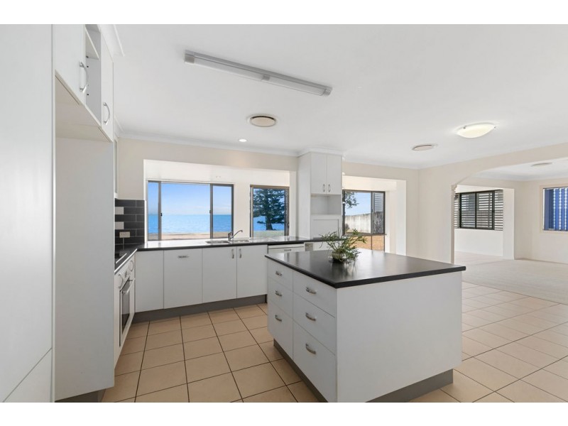 8 Bath Street, Birkdale QLD 4159